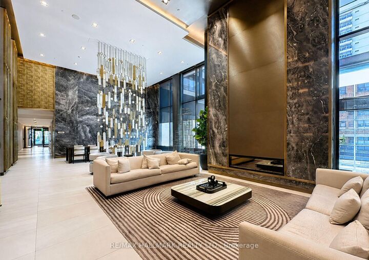 Property Photo:  117 Broadway Avenue 1205  ON M4P 1V3 