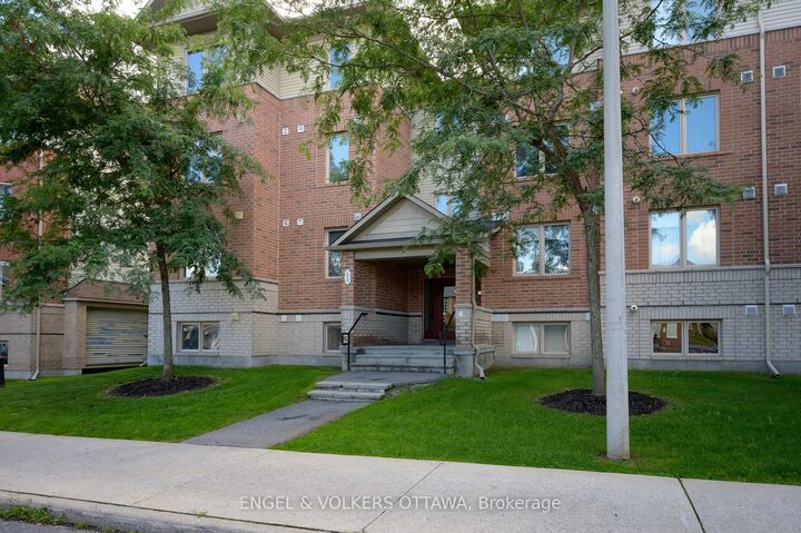 Property Photo:  50 Barnstone Drive 7  ON K2G 6X2 