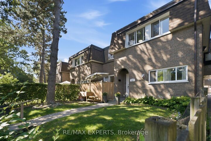 Property Photo:  30 Tandridge Crescent 853  ON M9W 2P2 