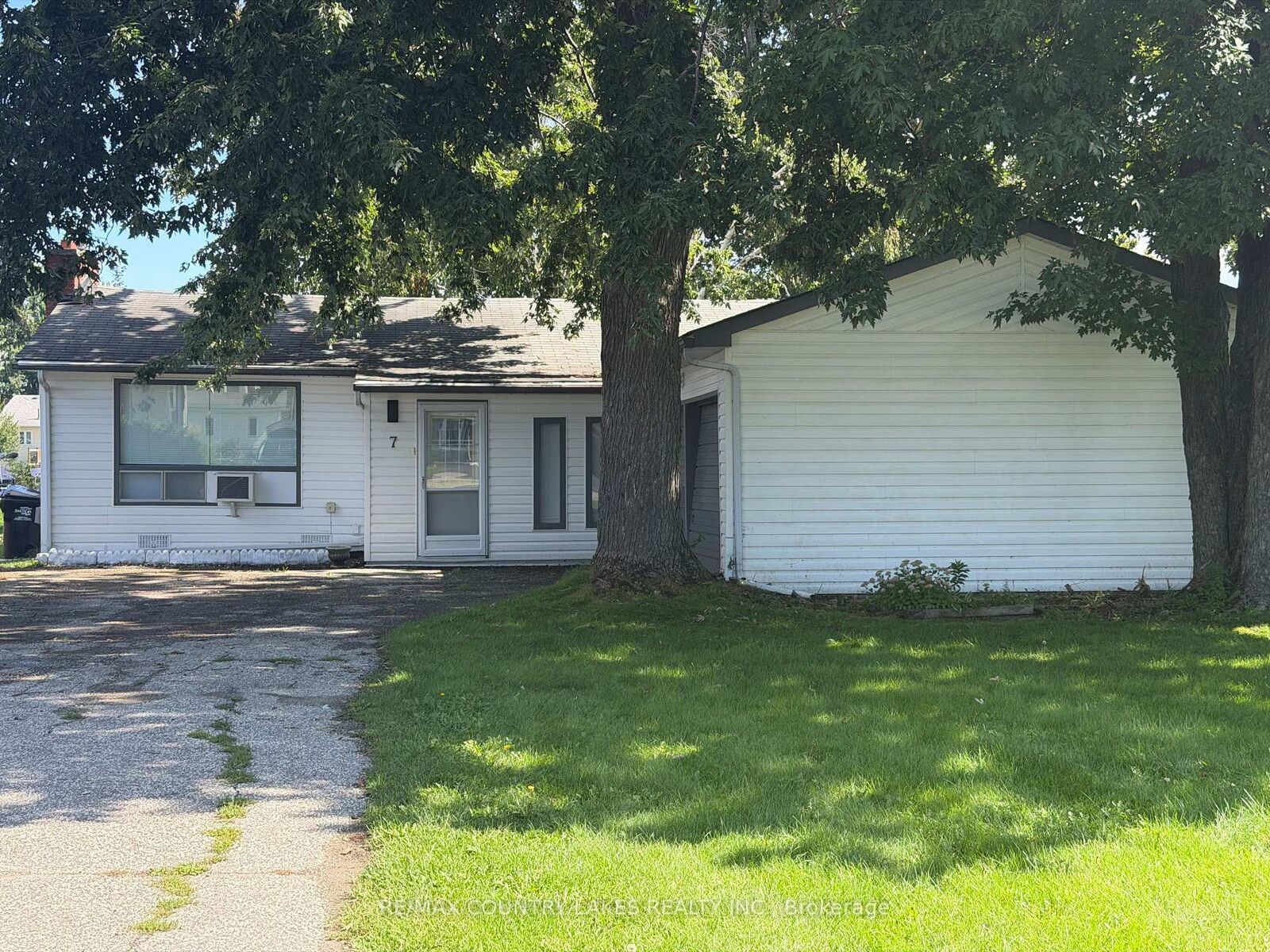Property Photo:  7 Willow Crescent  ON L0K 1B0 