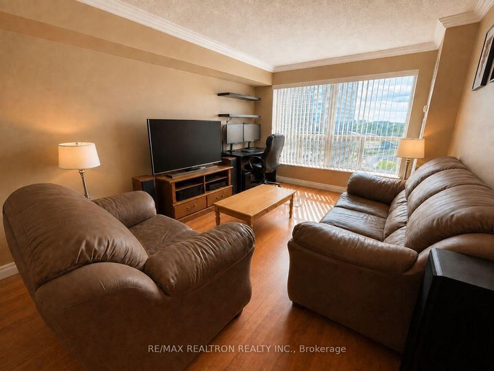 Property Photo:  188 Doris Avenue 1518  ON M2N 6Z5 