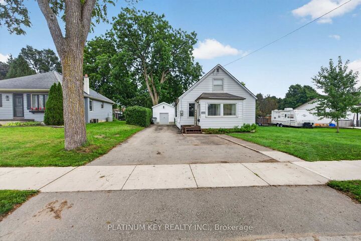 Property Photo:  422 Metcalfe Street W  ON N7G 1N7 