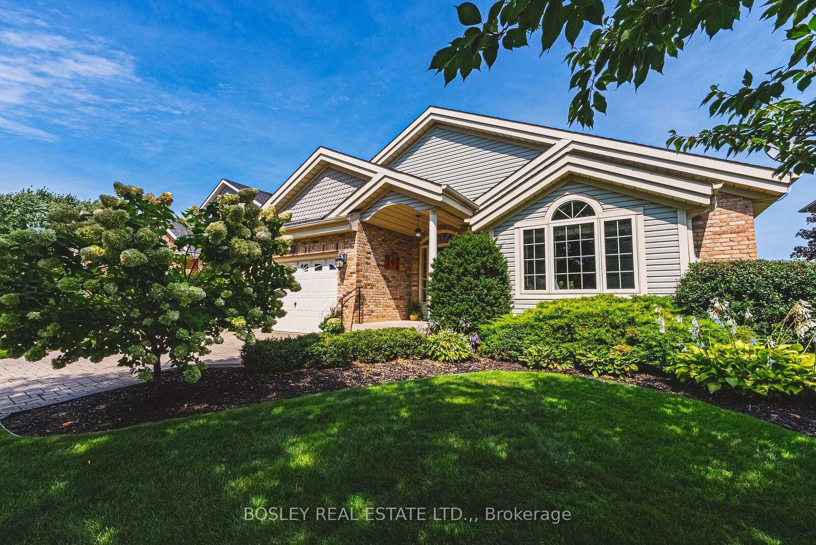 Property Photo: 4011 Azalea Crescent ON L0R 2C0