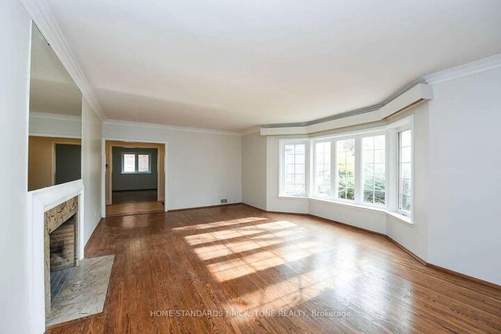 Property Photo:  90 Centre Avenue N  ON M2M 2L6 