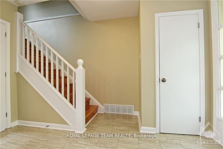 Property Photo:  822 Quinlan Road  ON K1G 1S1 