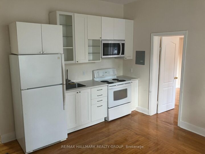 Property Photo: 257 Bronson Avenue 1 ON K1R 6H6