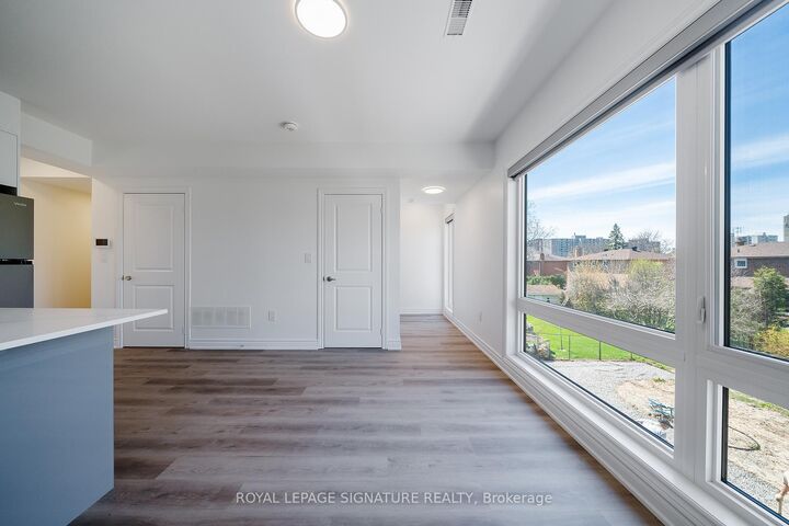 Property Photo:  2052 Pharmacy Avenue 3  ON M1T 1H8 