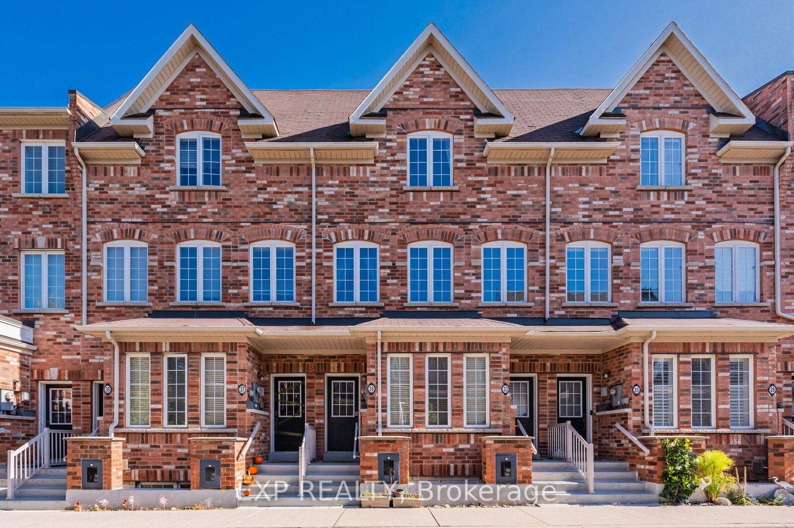 Property Photo:  35 Carnahan Terrace  ON M4E 0B1 