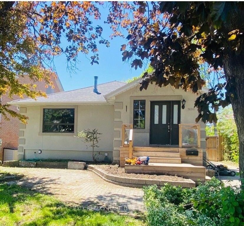 Property Photo: 7698 Kipling Avenue ON L4L 1Y6