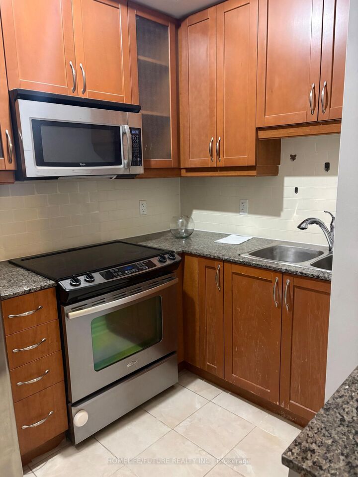 Property Photo:  18 Holmes Avenue 415  ON M2N 4L9 