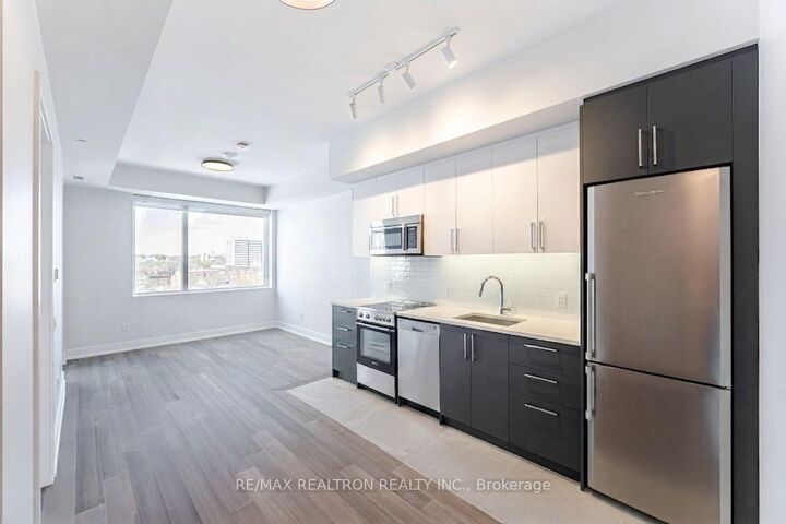 Property Photo:  664 Spadina Avenue 904  ON M5S 2H7 