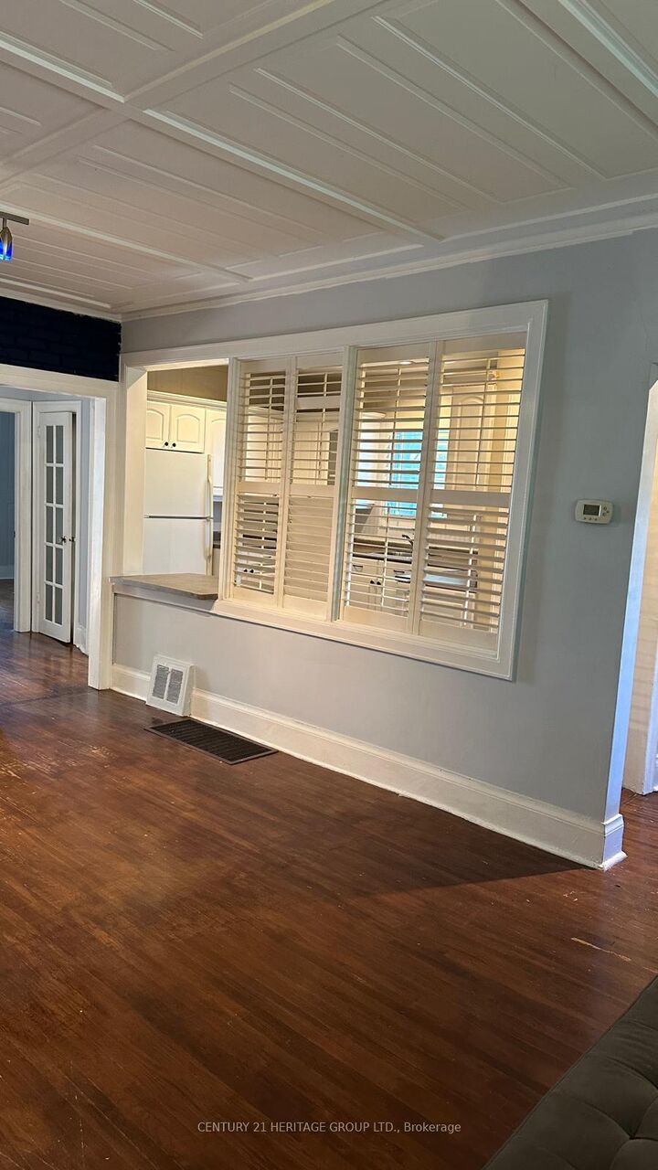 Property Photo:  930 Scarlett Road  ON M9P 2V5 