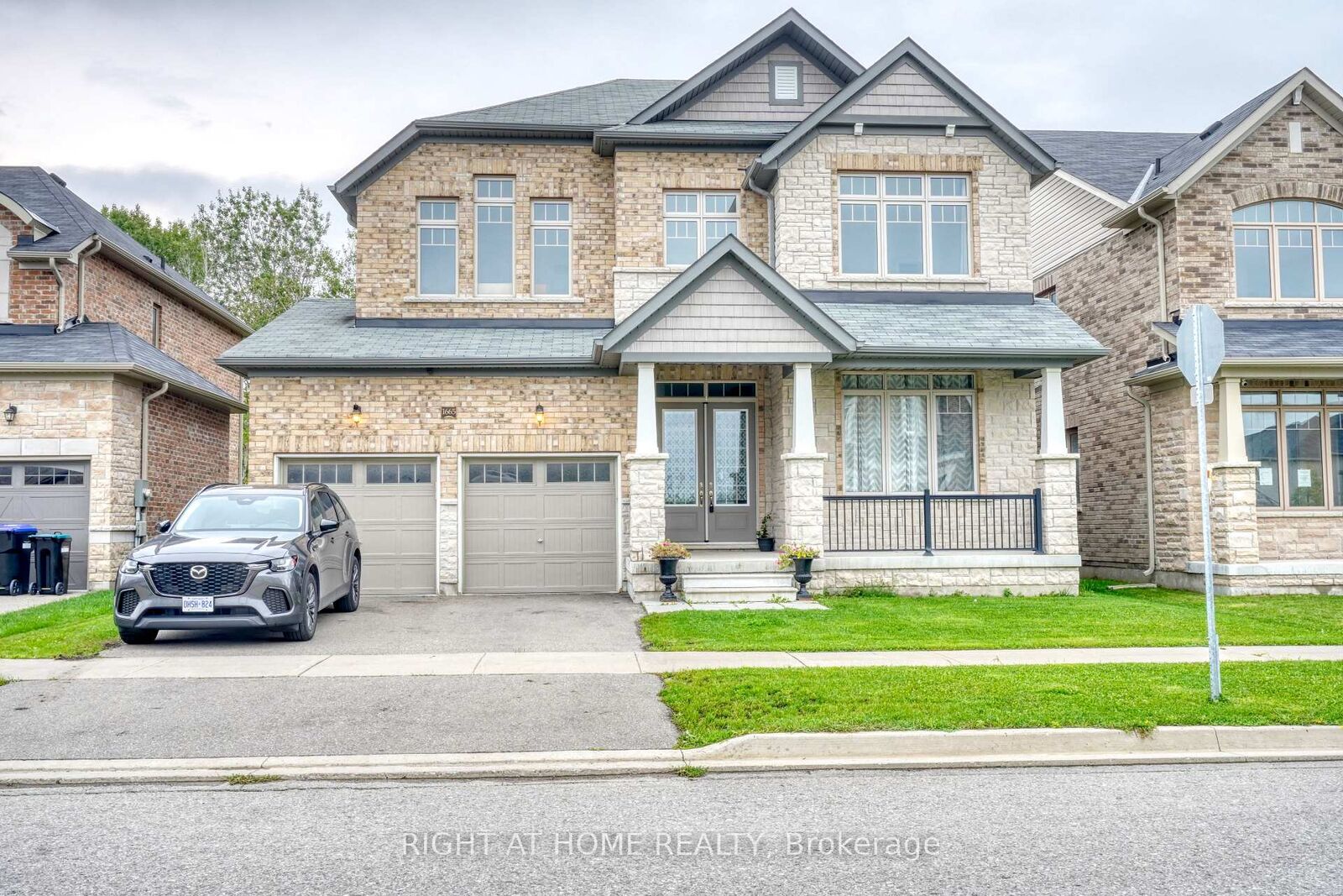 Property Photo:  1665 Emberton Way  ON L9S 0N4 