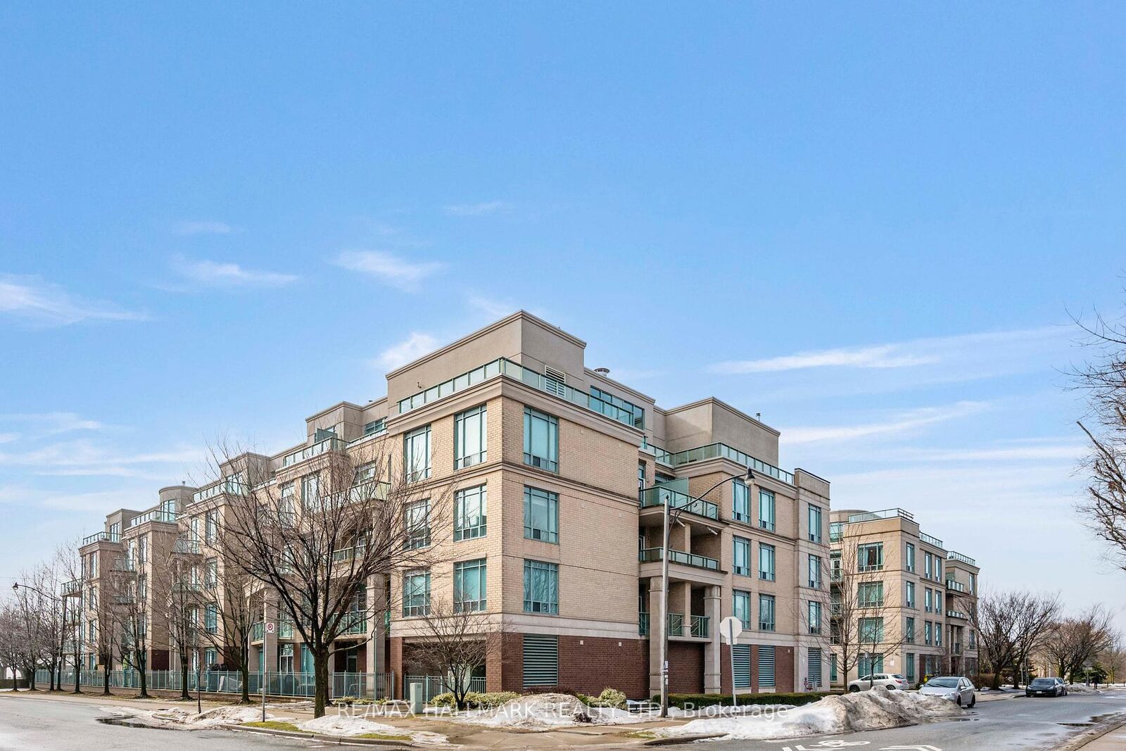 Property Photo:  35 Boardwalk Drive 222  ON M4L 3Y8 