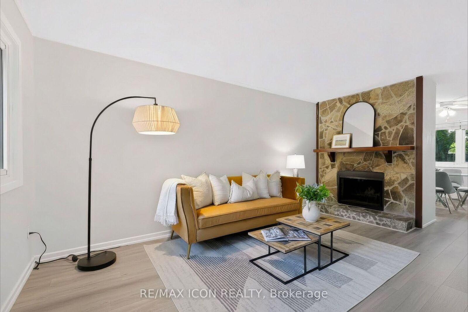 Property Photo:  121 University Avenue E 102  ON N2J 4J1 