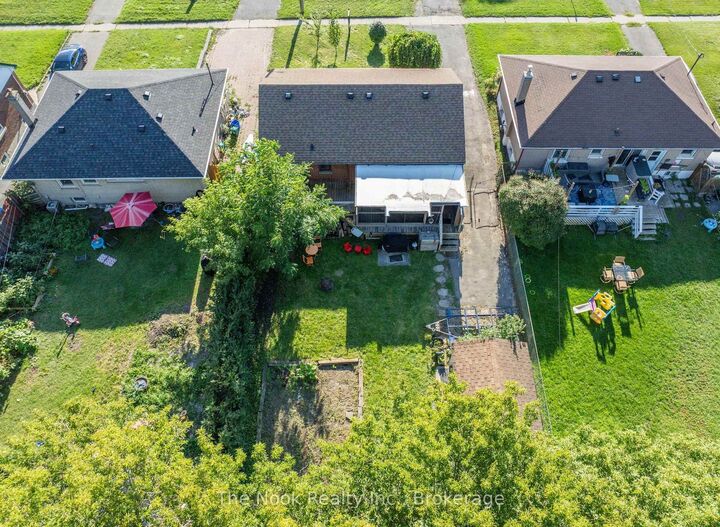Property Photo:  257 Wilson Road S  ON L1H 6C4 