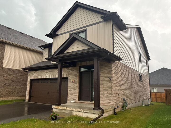 Property Photo:  11 Alicia Crescent  ON L2V 0M1 
