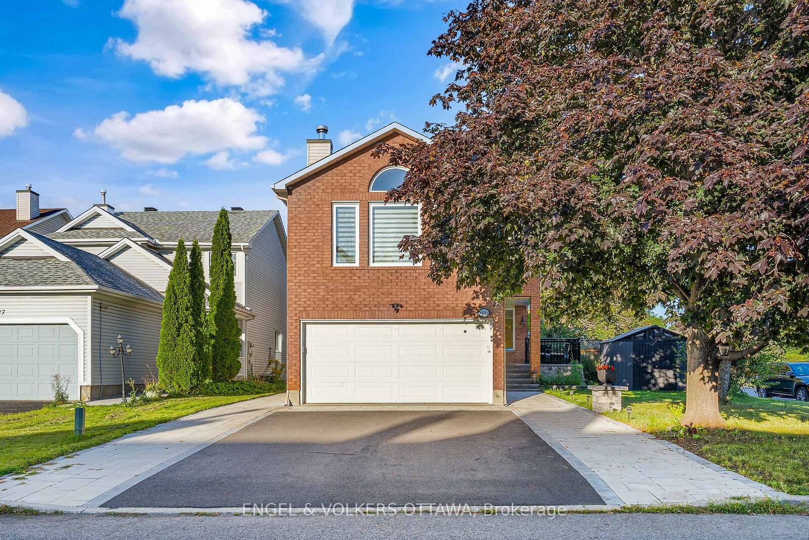 Property Photo:  6529 Tooney Drive  ON K1C 7G9 