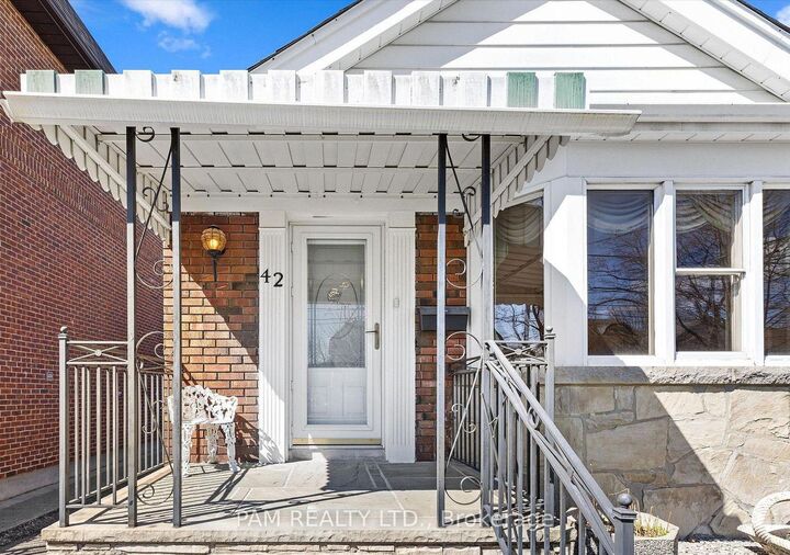 Property Photo:  42 Parklea Drive  ON M4G 2J6 