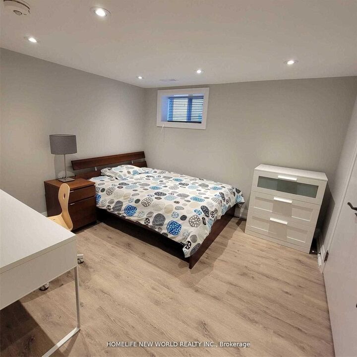 Property Photo:  41 Brucewood Crescent  ON M6A 2G7 