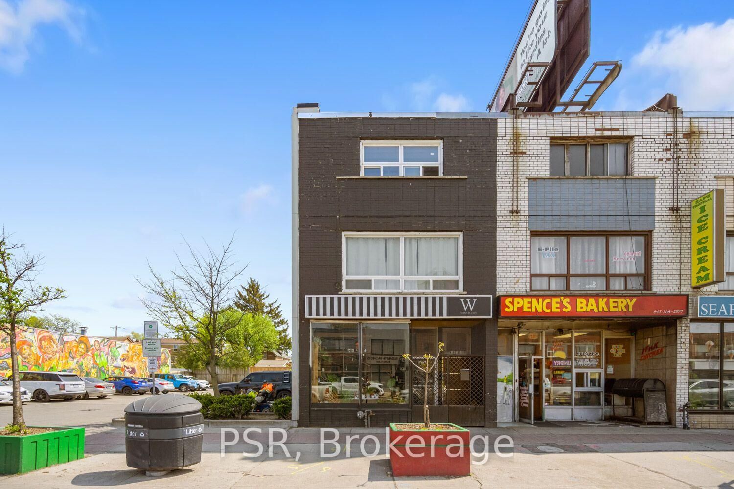 Property Photo:  1537 Eglinton Avenue W A  ON M6E 2G7 