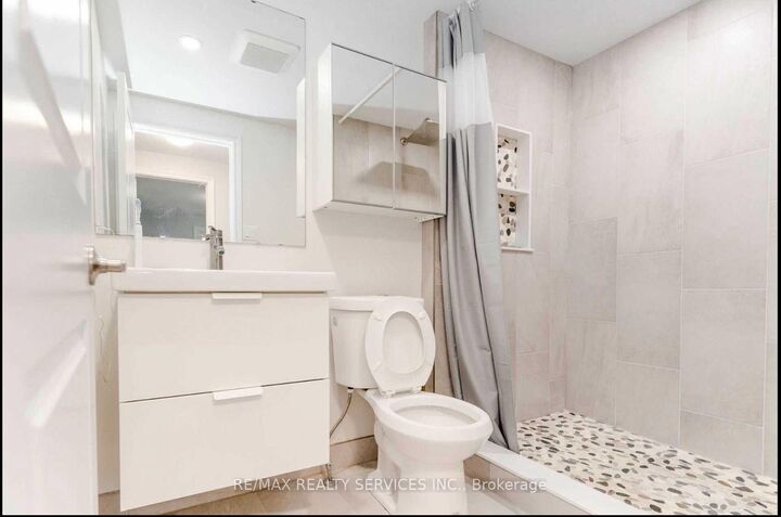 Property Photo:  1100 Oxford Street 137  ON L1J 6G4 