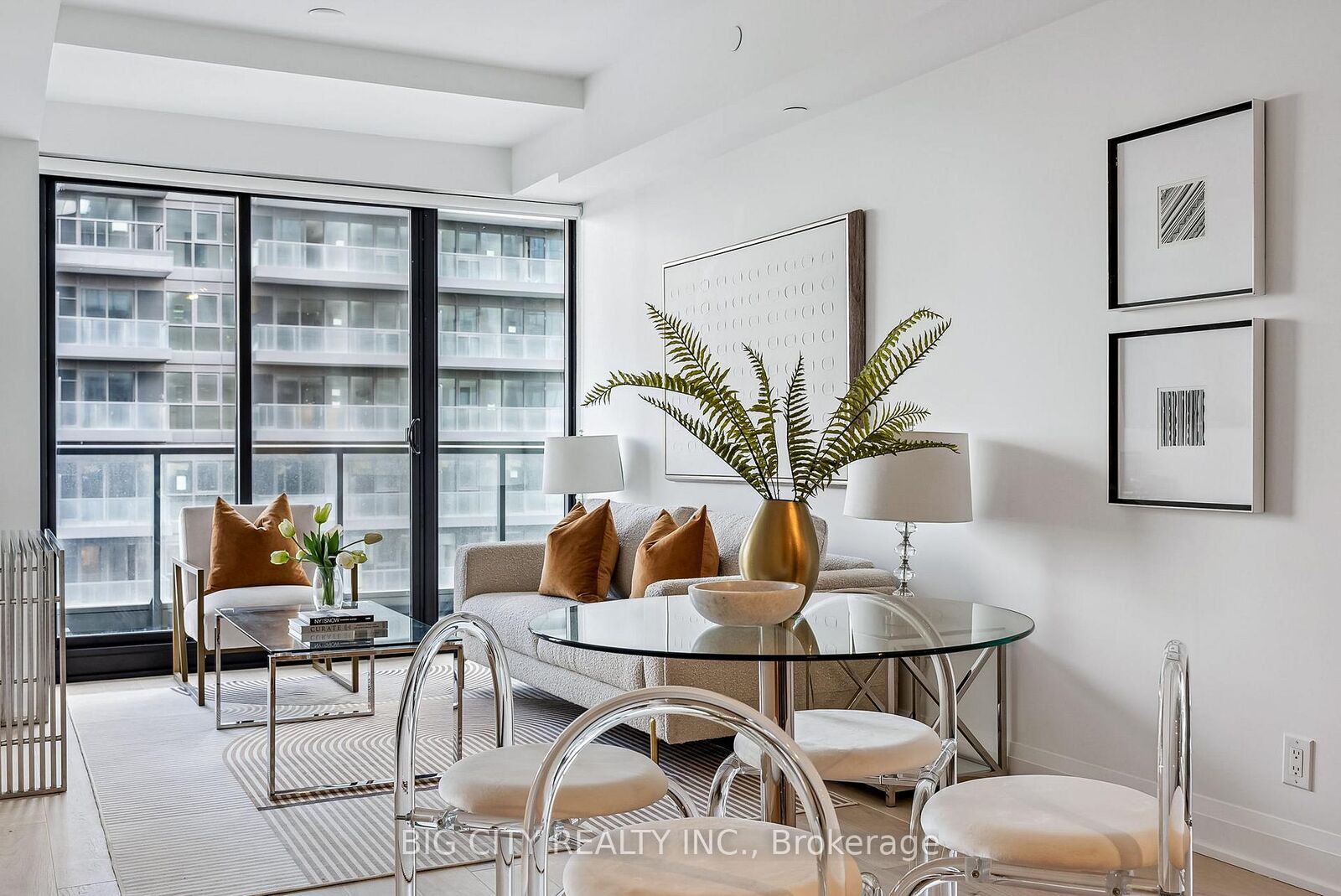 Property Photo:  33 Frederick Todd Way 1108  ON M4G 0C9 