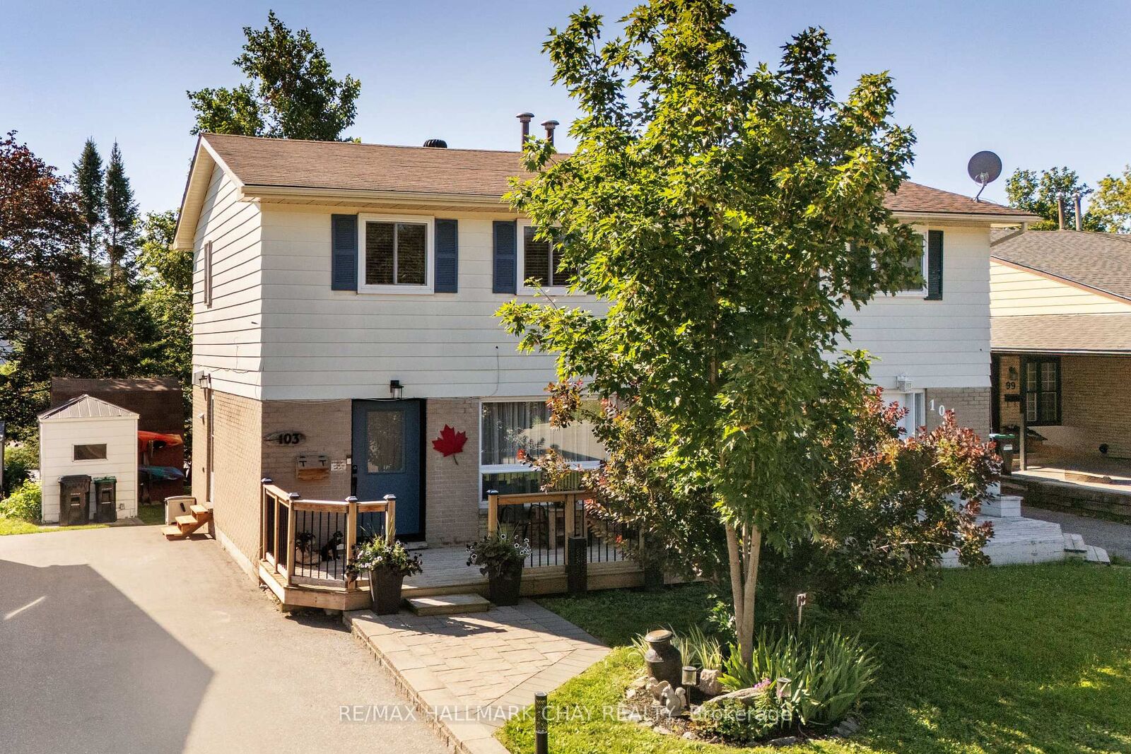 Property Photo:  103 Daphne Crescent  ON L4M 2Y7 