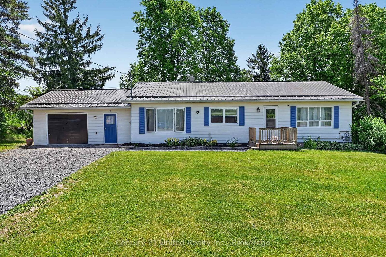 Property Photo:  323 St Lawrence Street W  ON K0K 2K0 