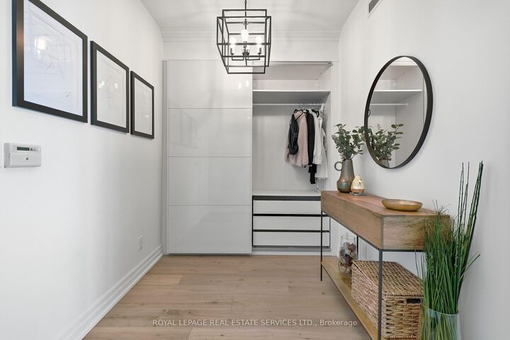 Property Photo: 150 East Liberty Street 1607 ON M6K 3R5