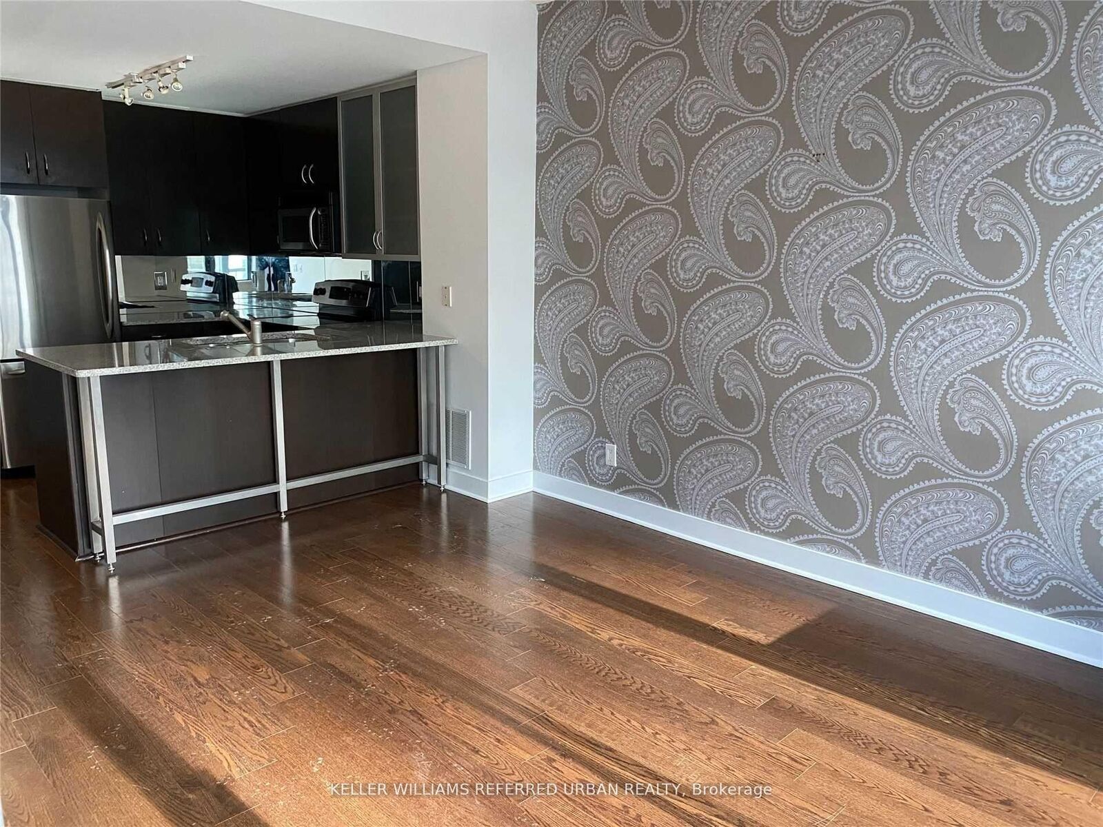 Property Photo: 438 King Street W 1401 ON M5V 3T9