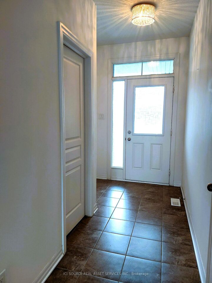 Property Photo: 127 Hawkeswood Drive ON K4M 0C1