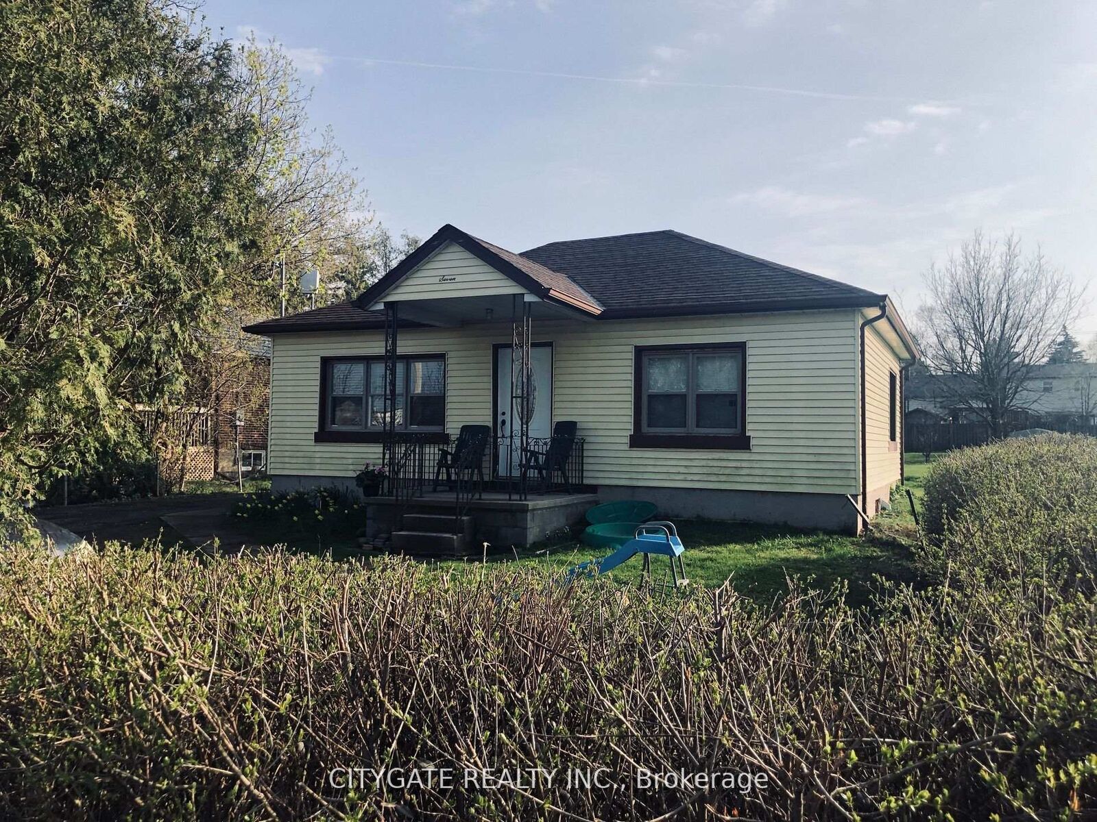 Property Photo:  7 Milton Heights Crescent  ON L9T 2W7 