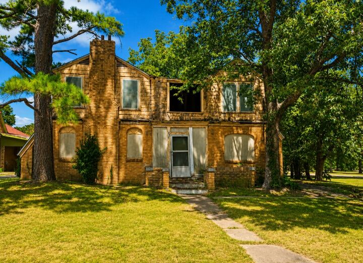 Property Photo: 903 Ew Sunset Drive OK 74884