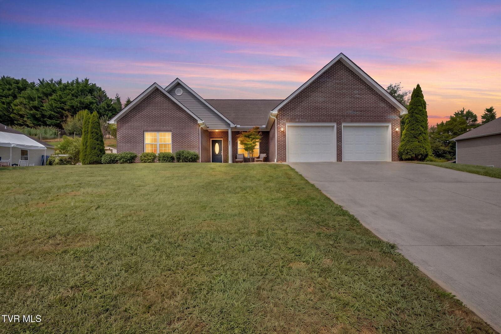 Property Photo: 1338 Glen Abbey Way TN 37615