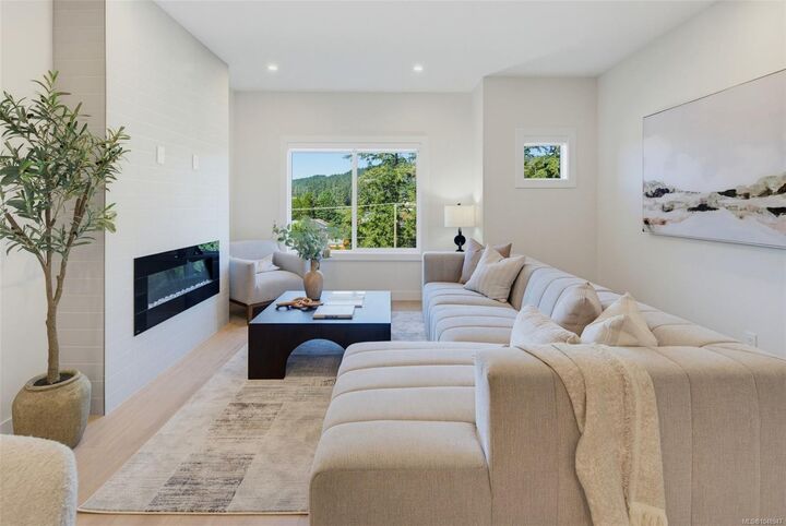 Property Photo:  964 Siskin Ridge  BC V9C 2X9 