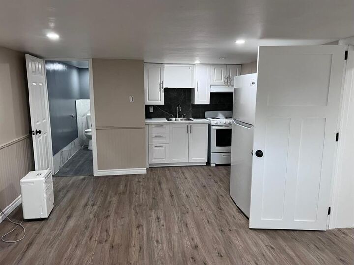 Property Photo:  249 Elgin Street Lower  ON N7T 5B3 