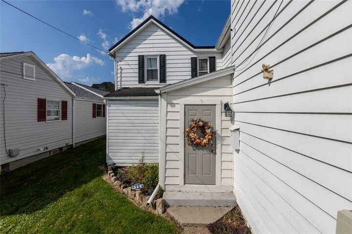 Property Photo:  615 South  PA 15147 