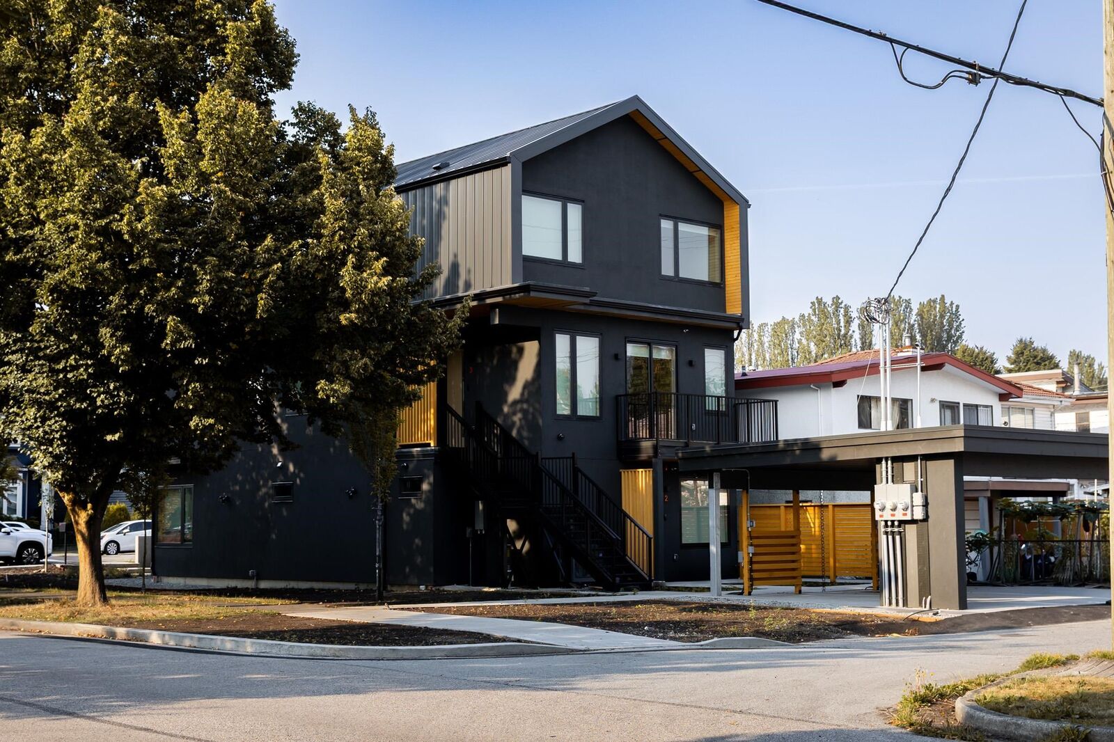Property Photo:  2995 Adanac Street 2  BC V5K 2N4 