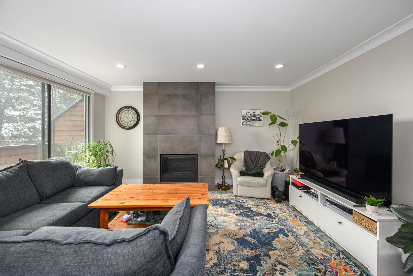 Property Photo: 3201 Lonsdale Avenue BC V7N 4G8