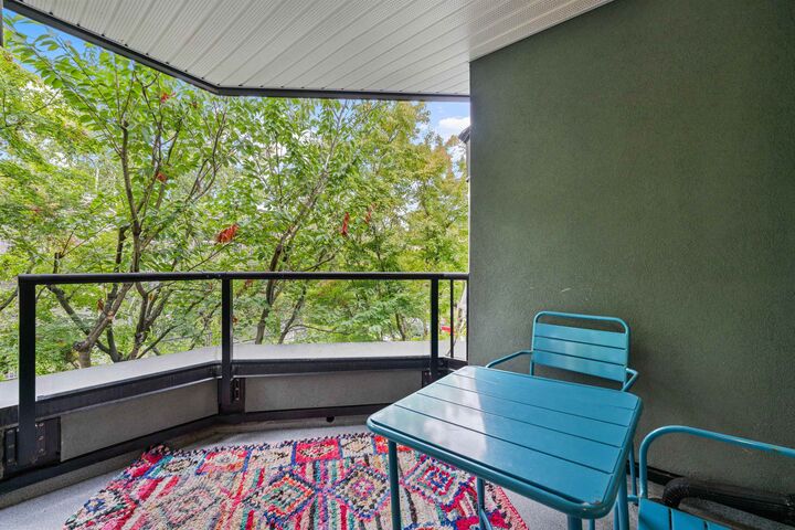 Property Photo:  1925 W 2nd Avenue 304  BC V6J 1J2 
