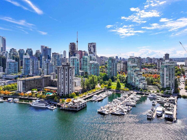 Photo de la propriété:  1650 Bayshore Drive 902  BC V6G 3K2 