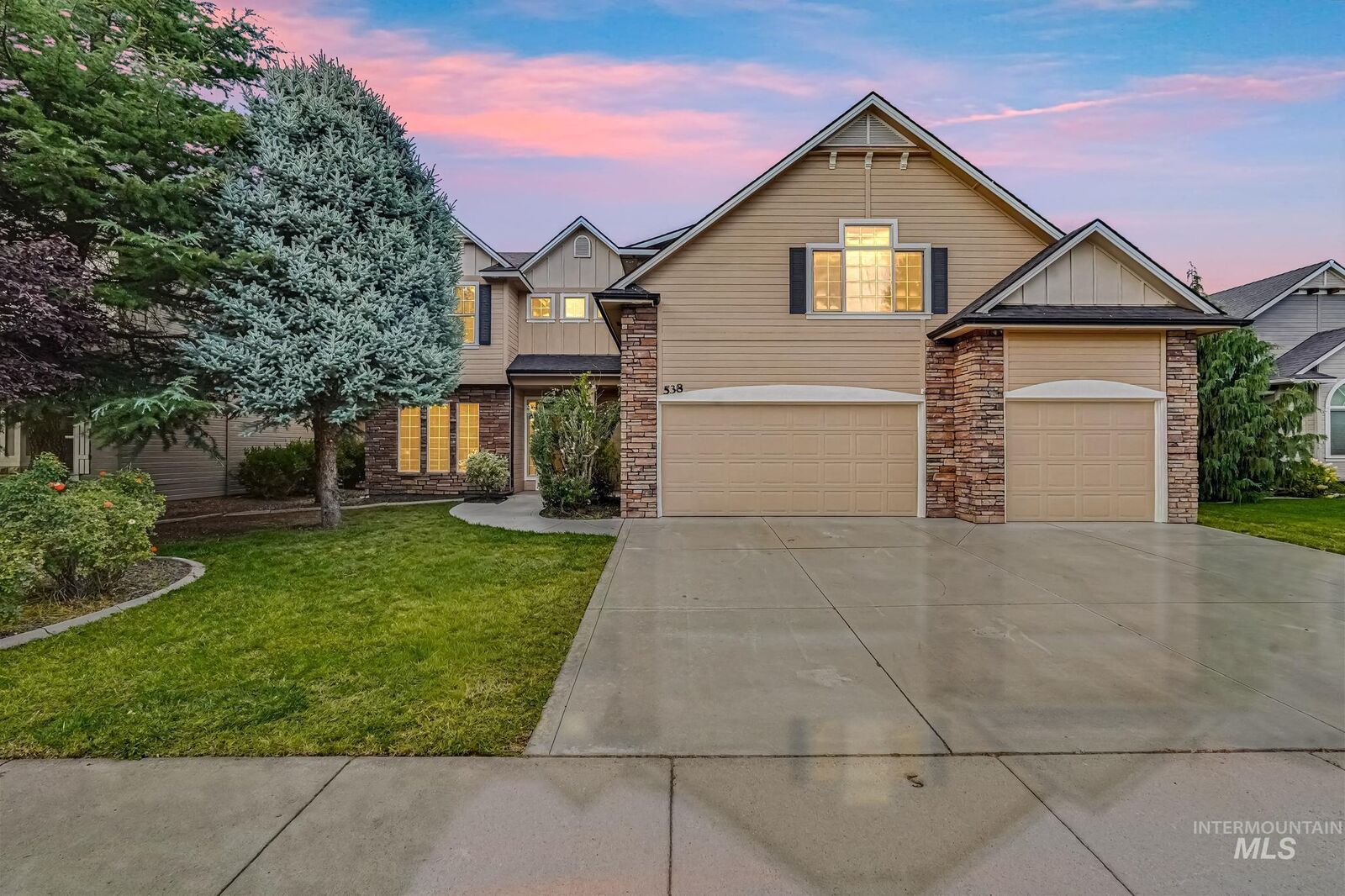 Property Photo: 538 E Halpin Dr ID 83646