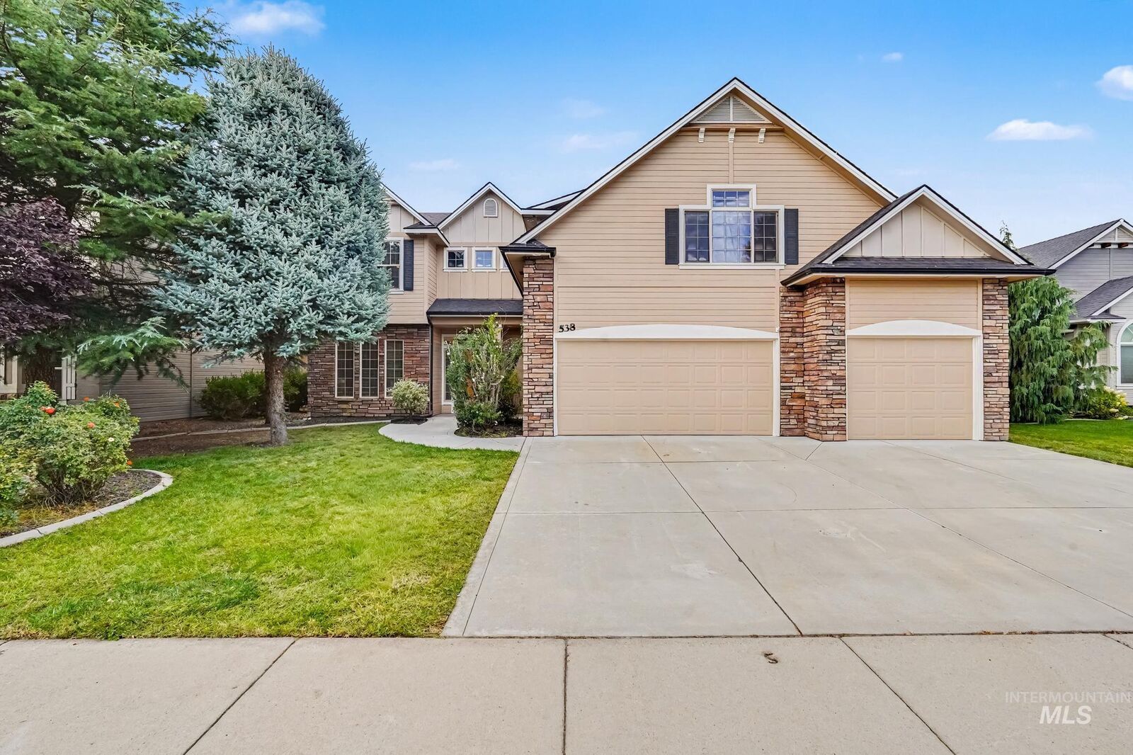 Property Photo: 538 E Halpin Dr ID 83646