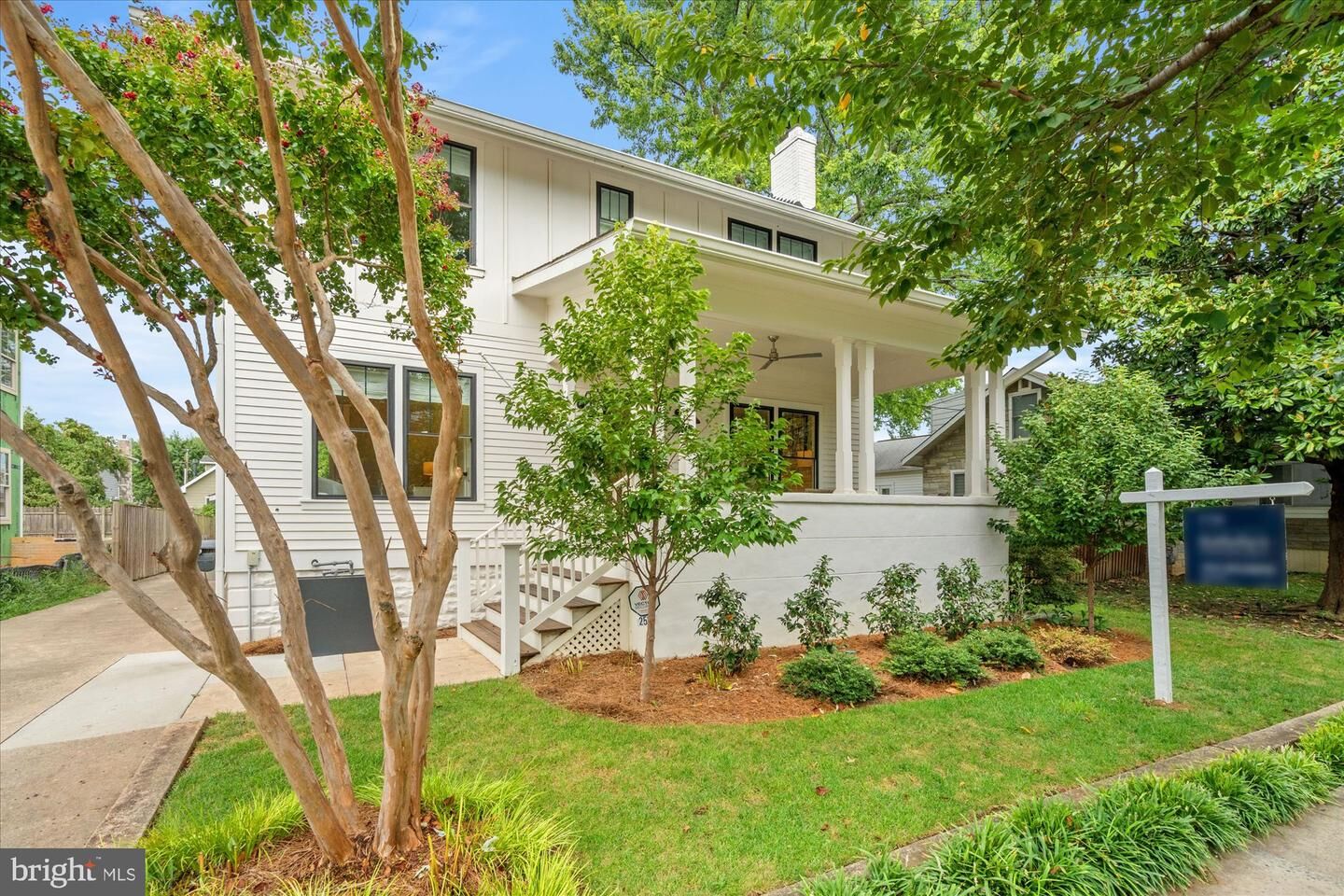 Property Photo: 2504 Leslie Avenue VA 22301