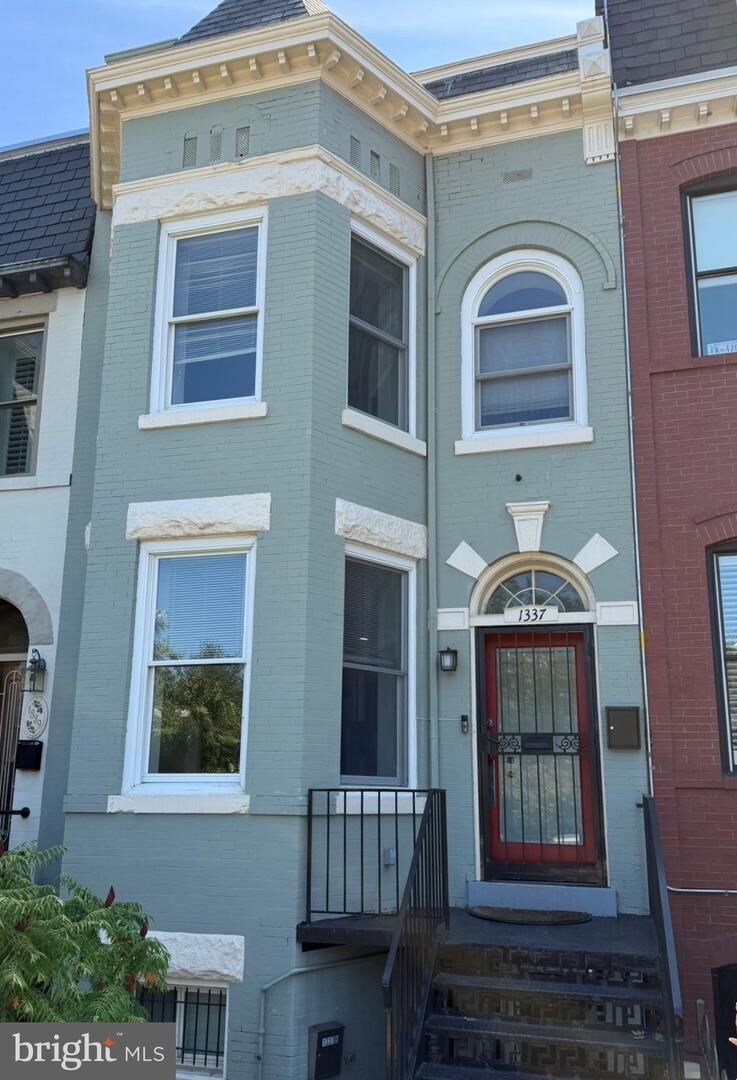Property Photo:  1337 Maryland Avenue NE  DC 20002 