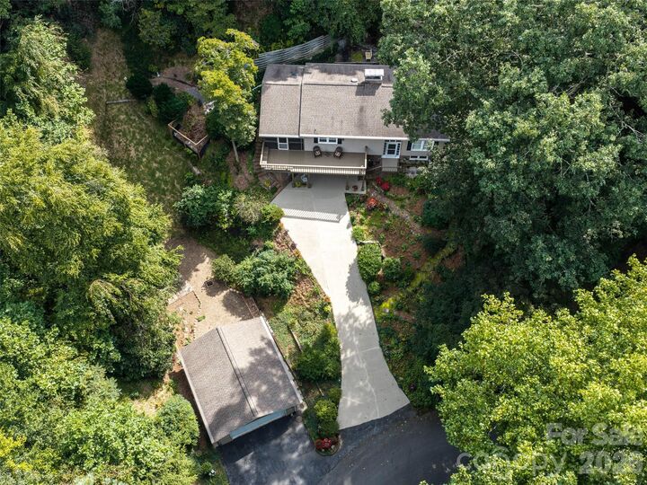 Property Photo: 113 Riverside Estate Road NC 28712