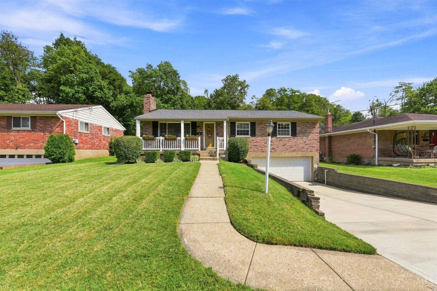 Property Photo:  2927 Goda Avenue  OH 45211 
