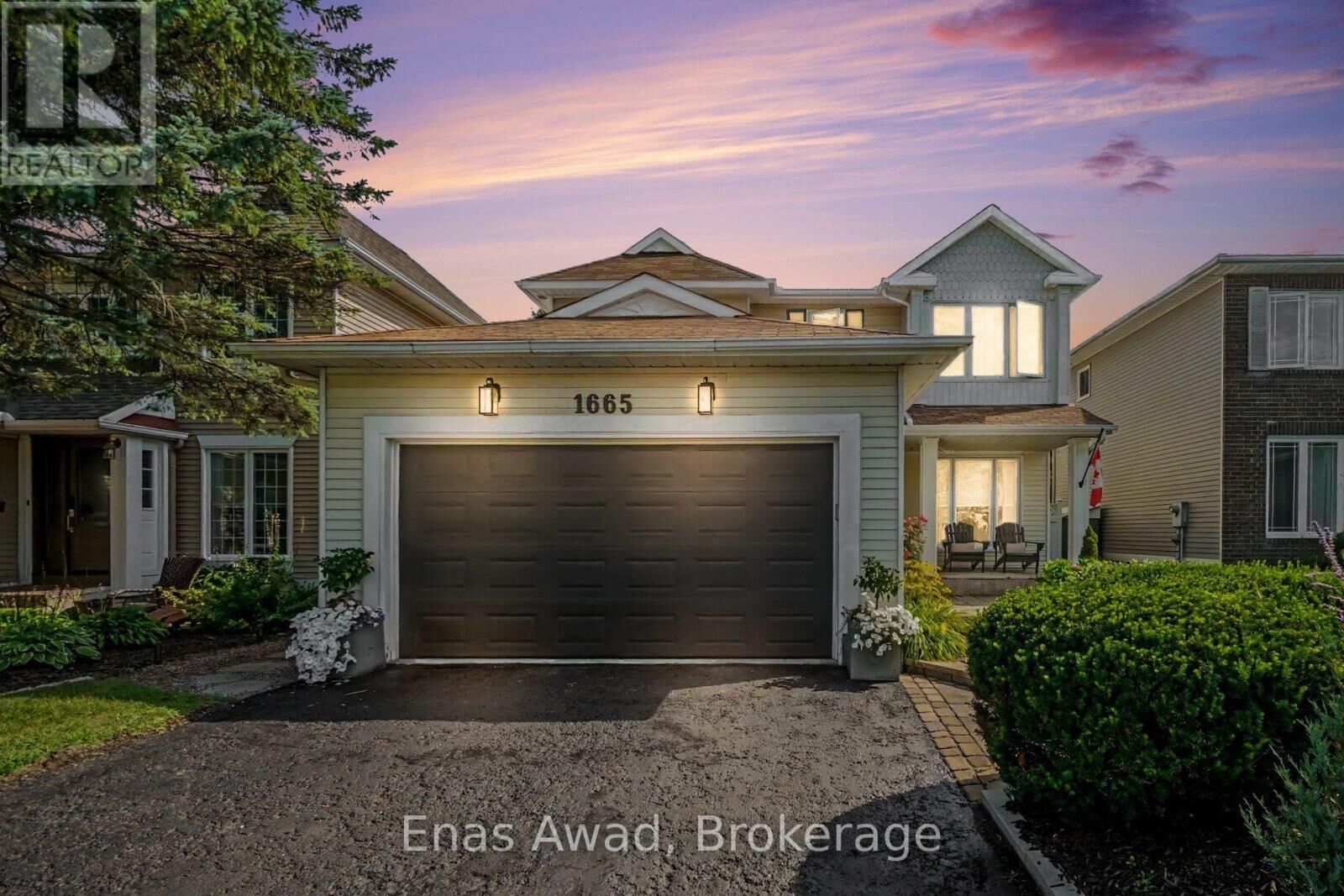 Property Photo:  1665 Teakdale Avenue Upper  ON K1C 6M2 