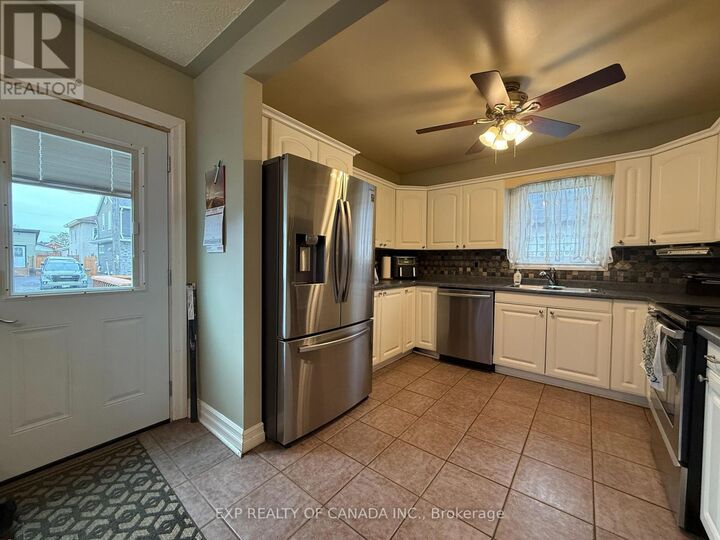 Property Photo:  66 Kent Avenue  ON P4N 3B8 